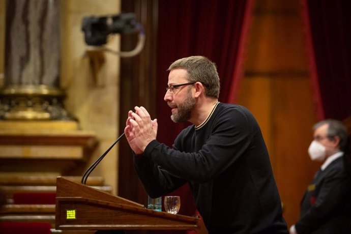 El diputado de la CUP, Vidal Aragonés, durante su intervención en la Diputación Permanente del Parlament, en Barcelona, Catalunya, (España), a 13 de enero de 2021.