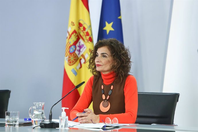 La ministra de Hacienda, María Jesús Montero durante una rueda de prensa convocada ante los medios posterior al Consejo de Ministros, en La Moncloa, Madrid, (España), a 12 de enero de 2021.