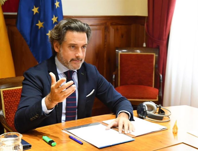 El presidente de la Calre y el Parlamento de Canarias, Gustavo Matos