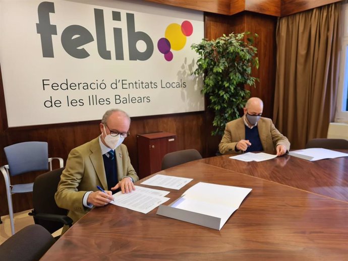Firma del convenio entre Endesa y la Felib.