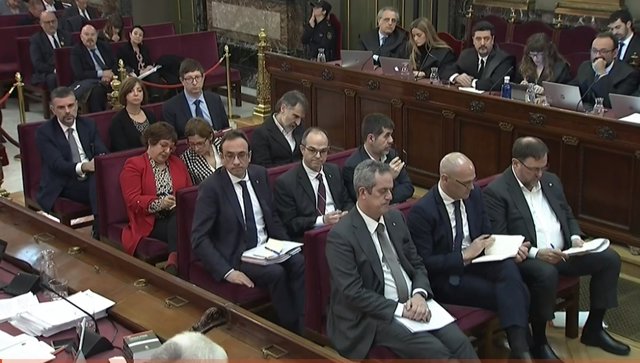 Los líderes independentistas setados en el banquillo de los acusados en la segunda jornada del juicio por el procés