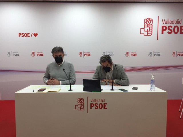 Rueda de prensa de José Luis Vázquez (izquierda) y Manuel Escarda (derecha).