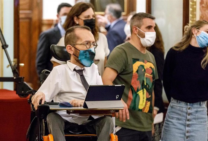El portavoz de Unidas Podemos, Pablo Echenique, durante el Homenaje a Manuel Azaña en conmemoración del 80 aniversario de su muerte celebrado en el Congreso de los Diputados, en Madrid (España), a 3 de noviembre de 2020.