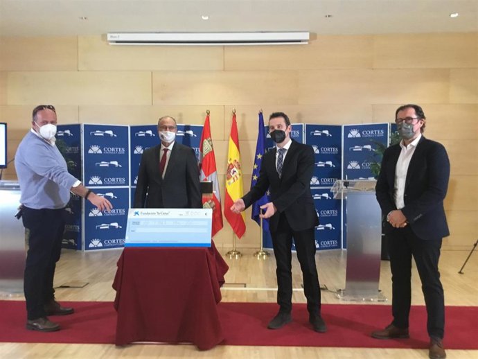 Entrega de la donación de Obra Social La Caixa a las organizaciones de ciegos de CyL.
