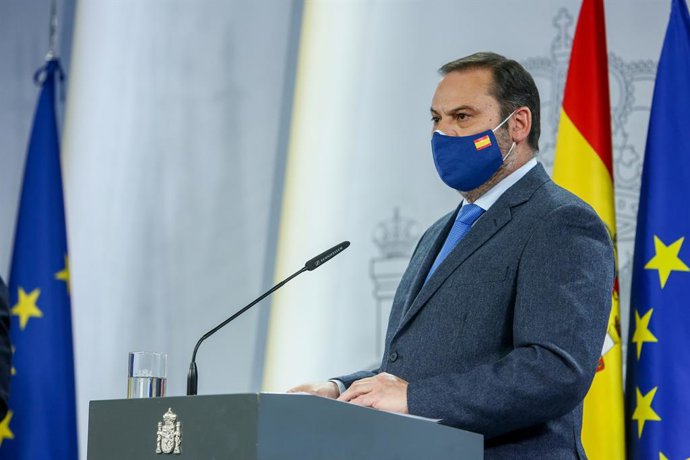 El ministro de Transportes, Movilidad y Agenda Urbana, José Luis Ábalos, durante una rueda de prensa en Madrid, (España), a 13 de enero de 2021. La convocatoria ha sido utilizada para analizar la situación del temporal en España y los efectos de la gran