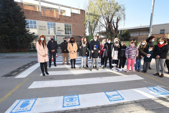 Un proyecto de Diputación adapta los pasos de peatones a personas con trastorno del espectro autista