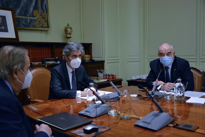 El presidente del Tribunal Supremo y del Consejo General del Poder Judicial (CGPJ), Carlos Lesmes preside un pleno extraordinario en el CGPJ, en Madrid (España), a 28 de octubre de 2020. Durante la sesión, el CGPJ discute su posición ante la reforma de 
