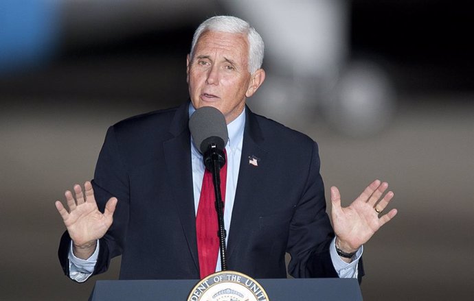 27 October 2020, US, Wilmington: US Vice President Mike Pence speaks during the 'Make America Great Again' rally at Wilmington International Airport. Photo: Jason Moore/ZUMA Wire/dpa