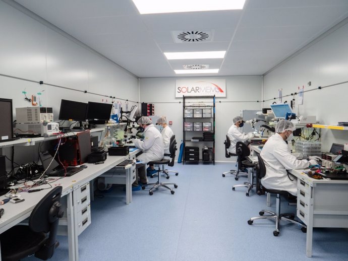 Imagen de las instalaciones de la empresa andaluza Solar MEMS, única empresa española que fabrica sensores solares para satélites.