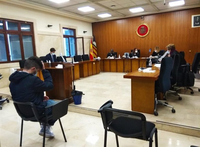 El acusado, al comienzo del juicio este viernes en la Audiencia Provincial de Baleares.