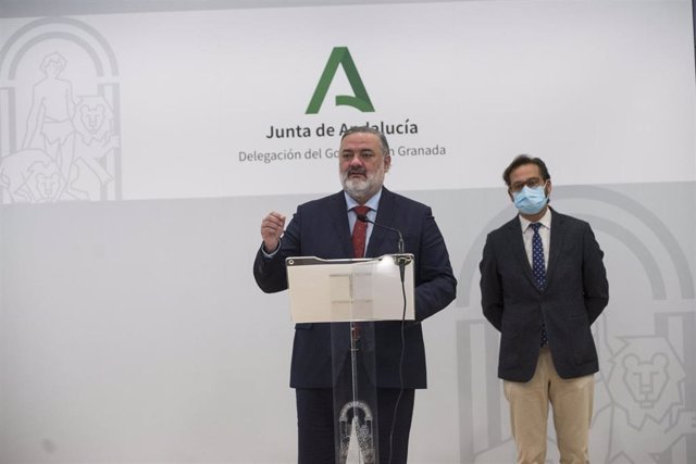 El delegado del Gobierno andaluz en Granada, Pablo García, en rueda de prensa.