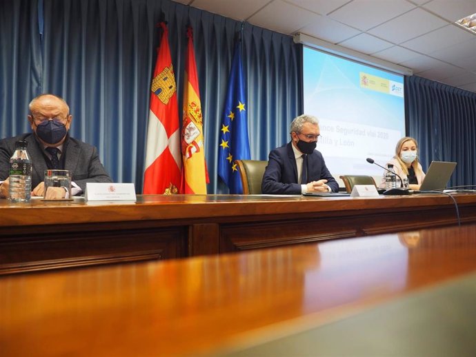 El delegado del Gobierno en Castilla y León, Javier Izquierdo, durante la rueda de prensa de presentación del balance de tráfico de 2020.
