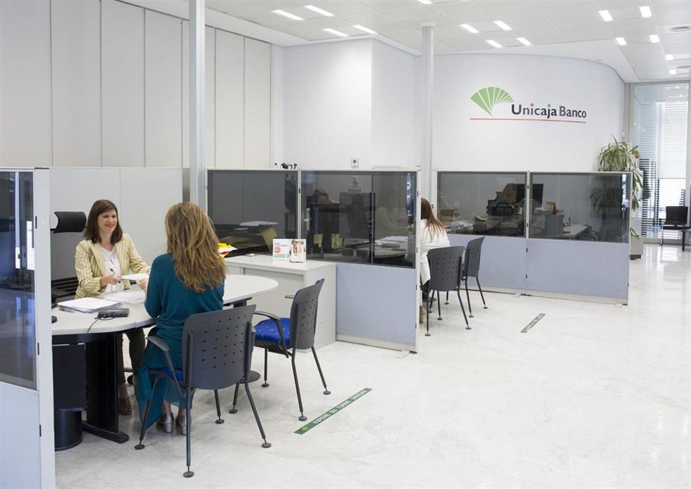 Imagen de archivo de una oficina de Unicaja Banco.