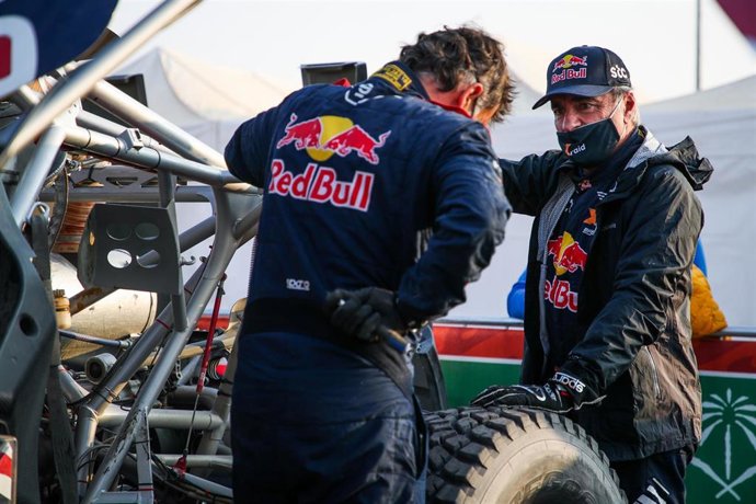 Carlos Sainz y Lucas Cruz en el Dakar