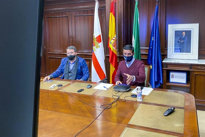 Reunión de coordinación entre áreas presidida por Javier Aureliano García