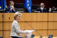 Von der Leyen, favorable a un pasaporte para vacunados Covid, espera que sean los 27 quienes abran la reflexión
