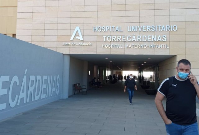 Entrada al Hospital Universitario Torrecárdenas de Almería