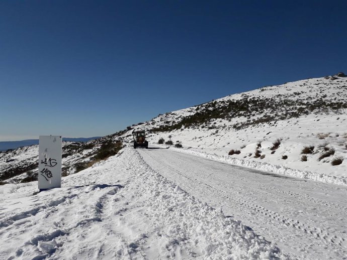 Almería.-Diputación.-Temporal.-El Plan de Vialidad Invernal continúa trabajando para reabrir los tres puertos de montaña