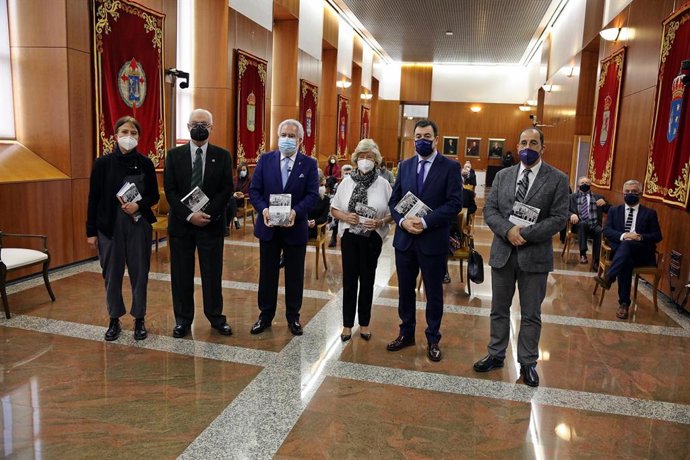 Presentación del epistolario entre Carvalho Calero y Otero Pedrayo