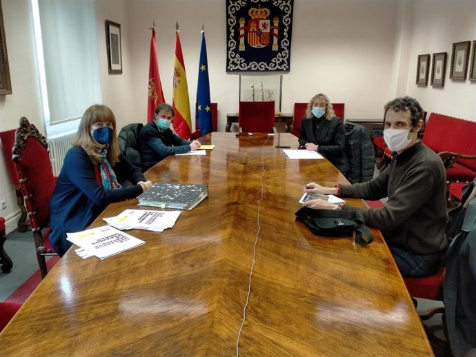 Reunión de representantes de la Delegación del Gobierno en Navarra y Amnistía Internacional