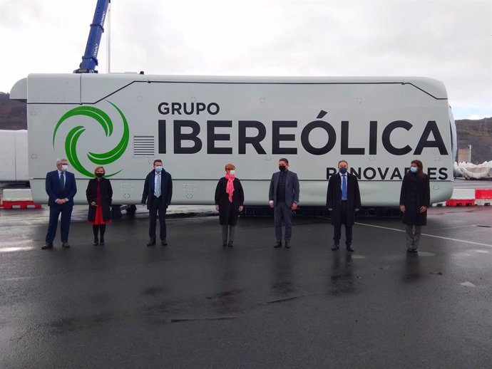 Acto que ha tenido lugar hoy de la salida del puerto de Bilbao de nacelles de aerogeneradores del primer parque eólico de Repsol e Ibereólica en Chile.