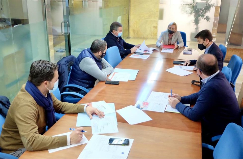 Reunión sobre el primer Plan Estratégico del Comercio de la ciudad de Huelva.