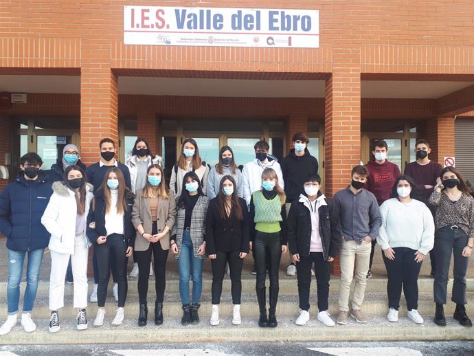 Alumnos y alumnas del IES Valle del Ebro que han participado en los proyectos de investigación
