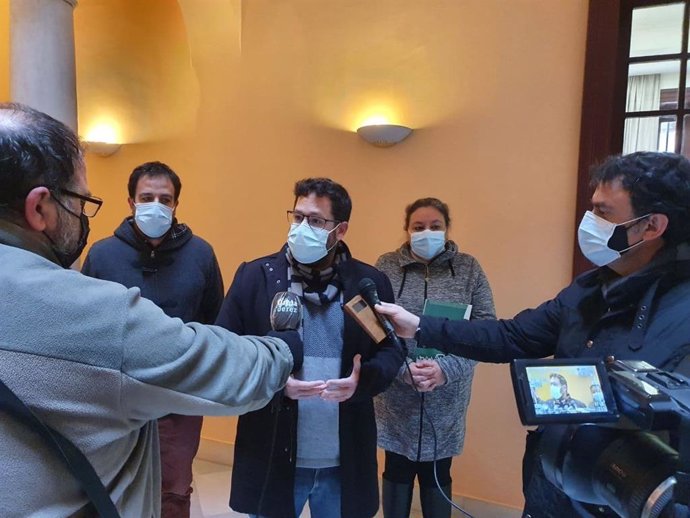 Miembros de 'Andalucía No Se Rinde'  en rueda de prensa