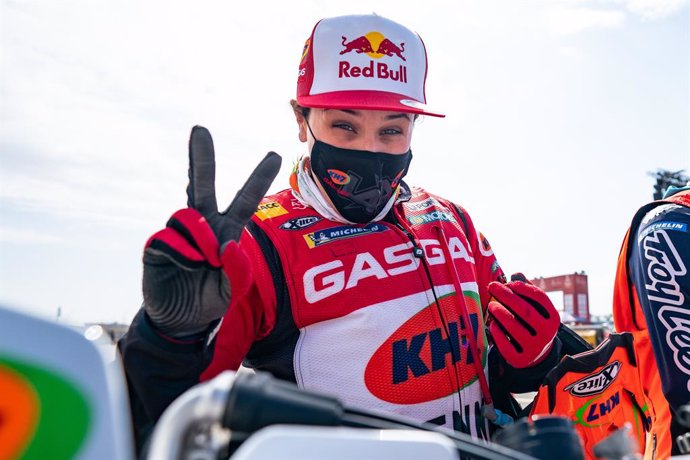 La piloto de rally Laia Sanz al término del Rally Dakar 2021, en el que ha finalizado en 17 posición y logra terminar '11 de 11' Dakars