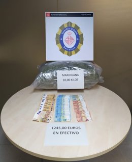 Dos detinguts per intentar enviar deu quilos de marihuana per correu a Barcelona