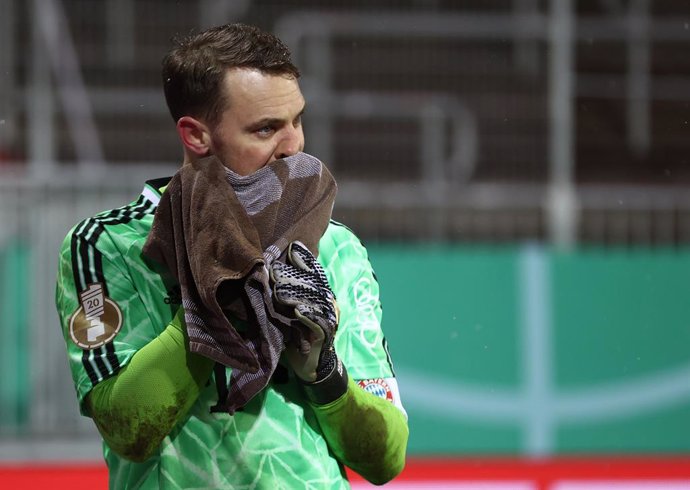 13 January 2021, Schleswig-Holstein, Kiel: Munich goalkeeper Manuel Neuer appears dejected after the final whistle of the German DFB Cup second round soccer match between Holstein Kiel and Bayern Munich at Holstein Stadium. Photo: Christian Charisius/dp