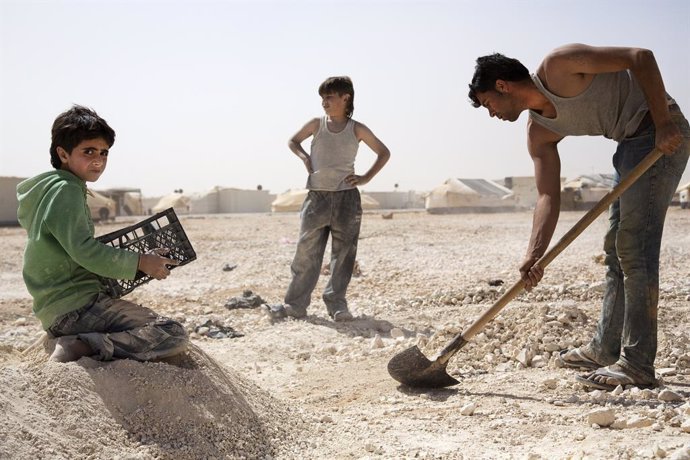 Nens refugiats treballant, treball infantil