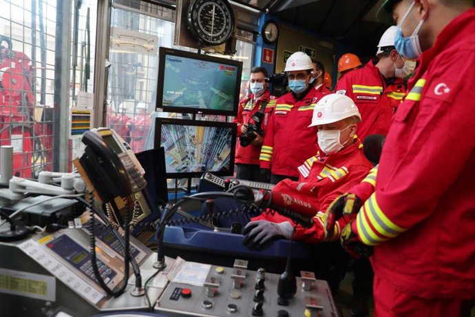 Erdogan supervisa una exploración de gas