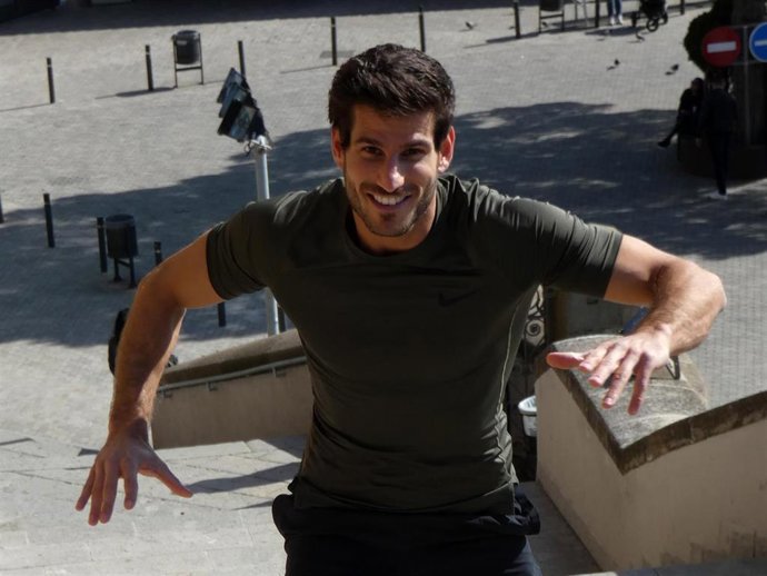 Cesc Escolá, el profesor más sexy de Operación Triunfo, presume de cuerpazo