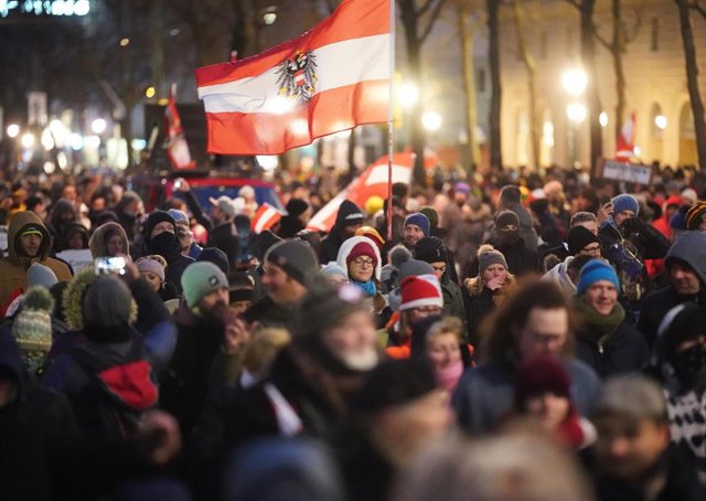 Manifestación en Viena contra las medidas para combatir la pandemia del Gobierno