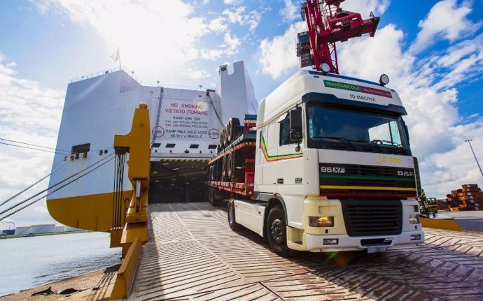 Nueva ruta naviera para camiones entre Cartagena y Tolón (Francia)