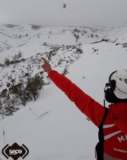 Rescate de una esquiadora herida en Somiedo