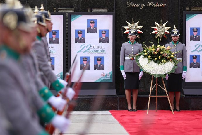 17 January 2020, Colombia, Bogota: Members of the Army participate in the tribute to the victims of the attack perpetrated a year ago against the General Santander Police Cadet School. The attack, in which one man detonated a car, left 21 dead and dozen