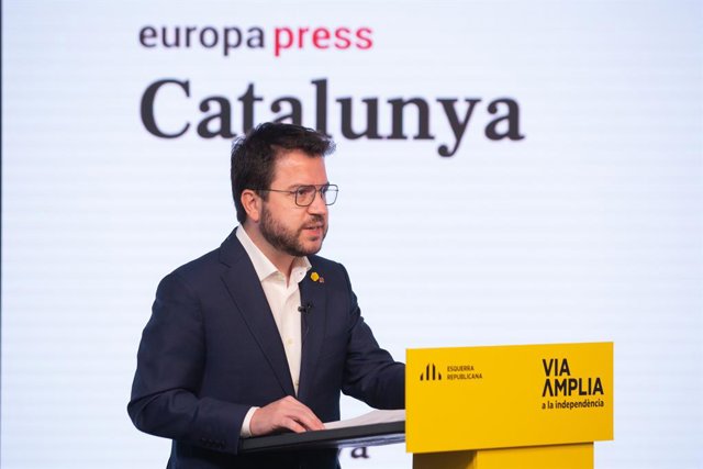 El vicepresident en funcions de president de la Generalitat i candidat d'ERC a la presidència, Pere Aragonès protagonitza una trobada digital d'Europa Press. Catalunya (Espanya), 18 de gener del 2021.  