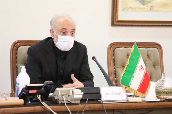 Alí Akbar Salehi, director de la Agencia Nuclear de Irán, en una reunión en Teherán