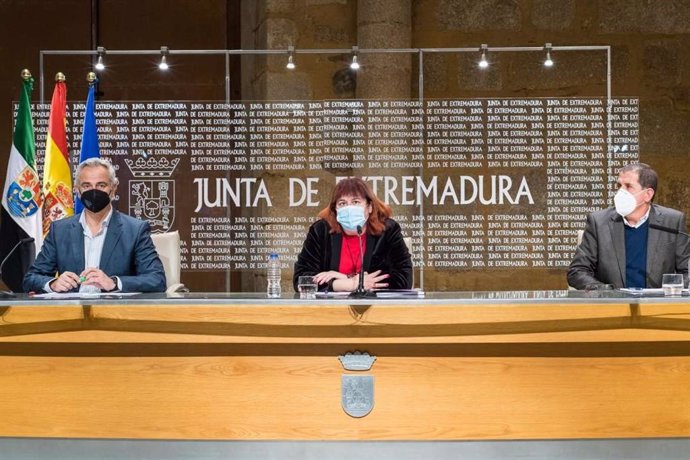 La consejera de Agricultura de la Junta de Extremadura, Begoña García, en la presentación de un estudio sobre el impacto del cultivo del tabaco en la región