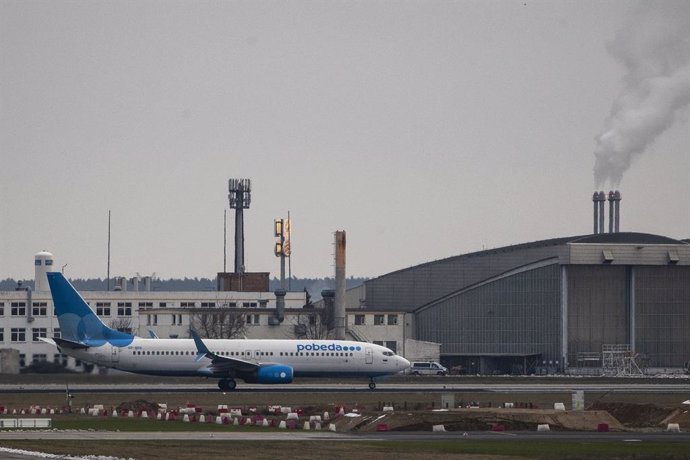 Avión que traslada a Alexei Navalni desde Berlín a Moscú