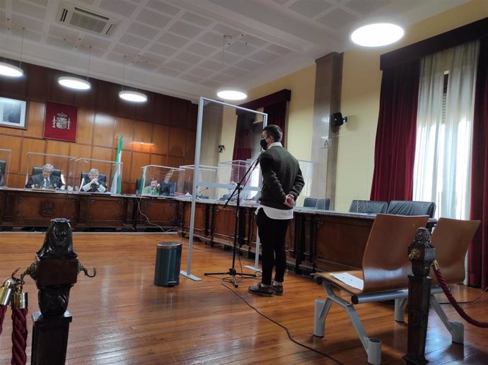 El acusado durante su declaración en el juicio celebrado en la Audiencia de Jaén
