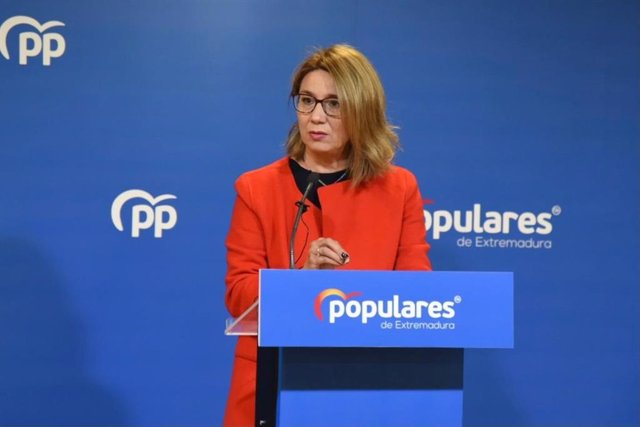 Imagen de archivo de la portvoz del Grupo Parlamentario Popular en la Asamblea, Cristina Teniente, en una rueda de prensa