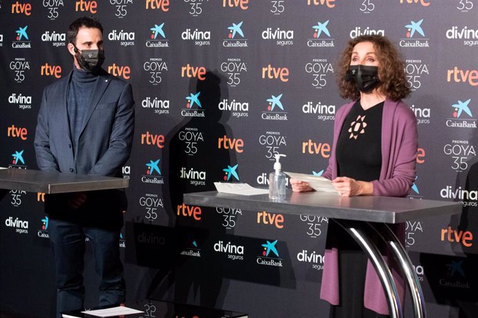 Dani Rovira y Ana Belén durante la lectura de los Premios Goya 2021, en Madrid (España), a 18 de enero de 2021.