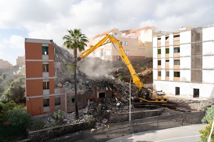 Obras de demolición de la primera fase de la urbanización de Las Chumberas