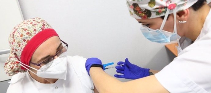 Aragón prevé inmunizar esta semana a más de 15.800 personas contra la COVID-19.