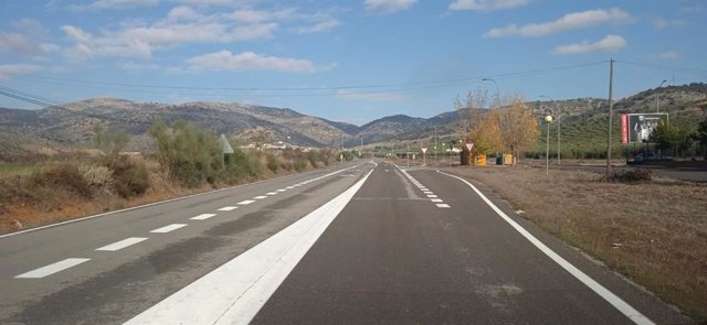 Carretera de la Red Viaria Provincial en la que se ha mejorada la señalaización horizontal.