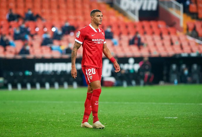 Diego Carlos en un partido del Sevilla