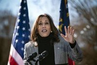 Kamala Harris deja su escaño en el Senado de cara a su investidura como vicepresidenta de EEUU